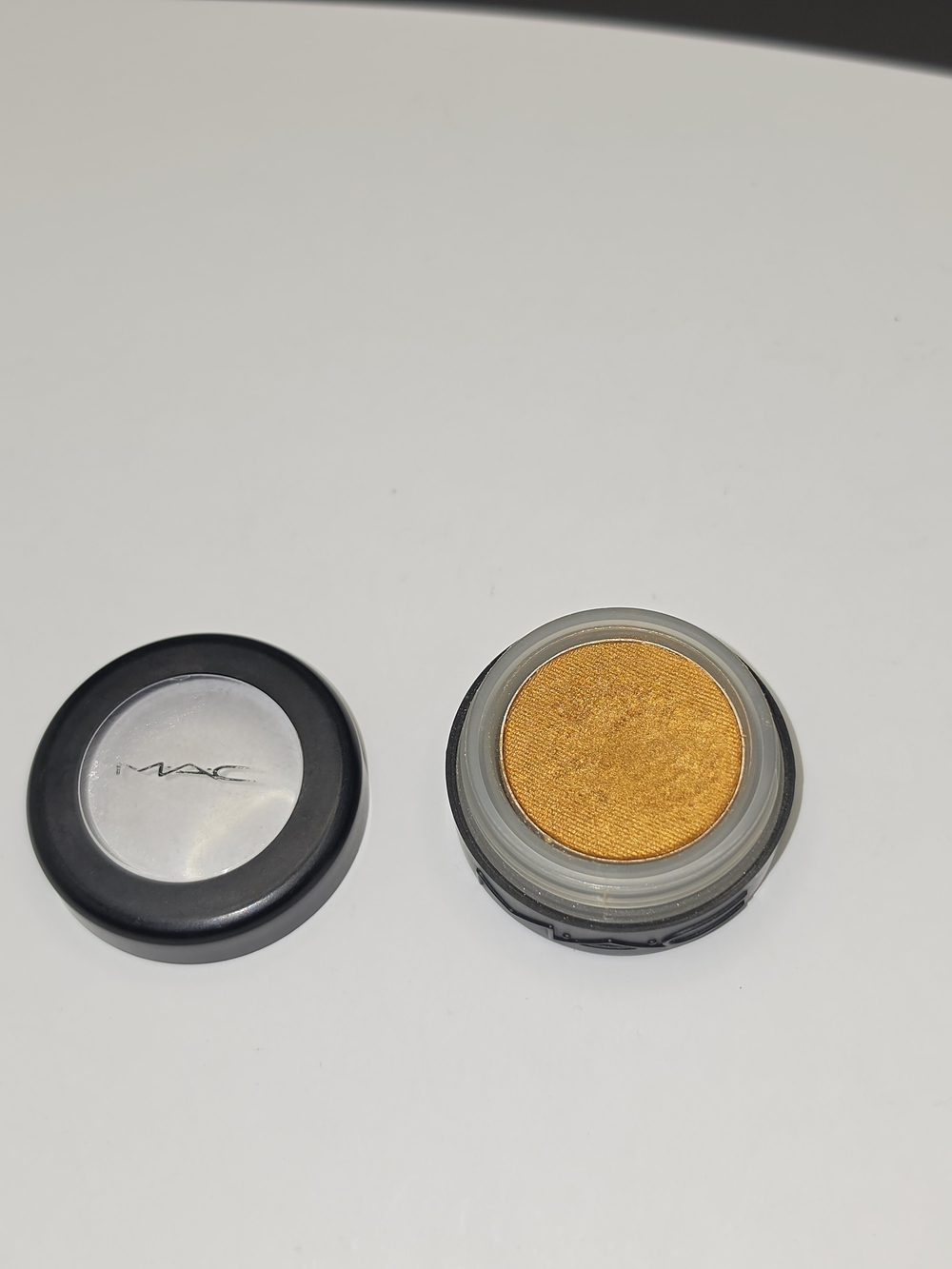 VINTAGE 1990s MAC COSMETICS Screw Top Eyeshadow- "SLEEK"